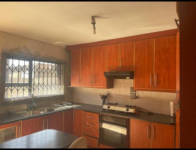 2 BEDROOM HOUSE FOR SALE IN KWA THEMA